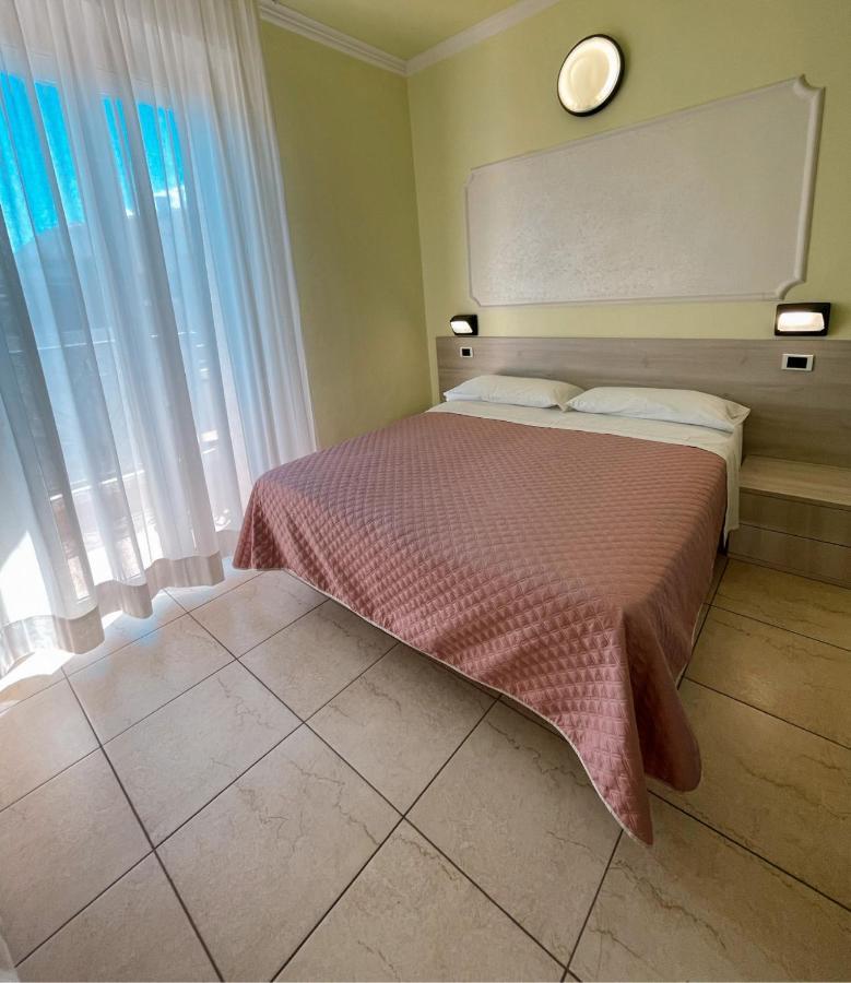 Hotel Liana Rimini Dış mekan fotoğraf