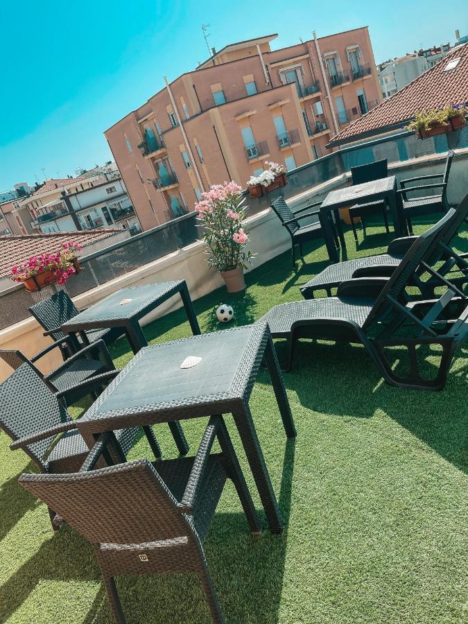 Hotel Liana Rimini Dış mekan fotoğraf