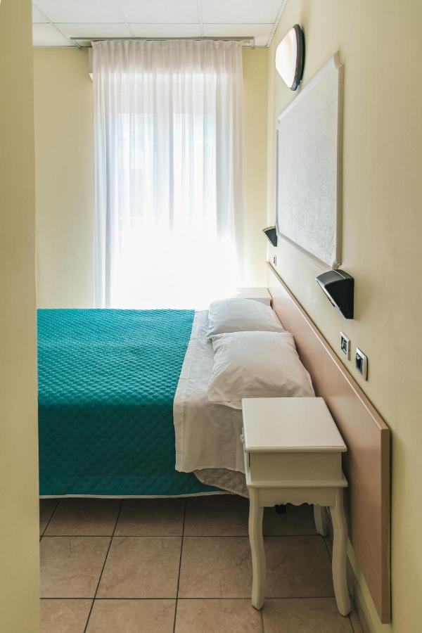 Hotel Liana Rimini Dış mekan fotoğraf