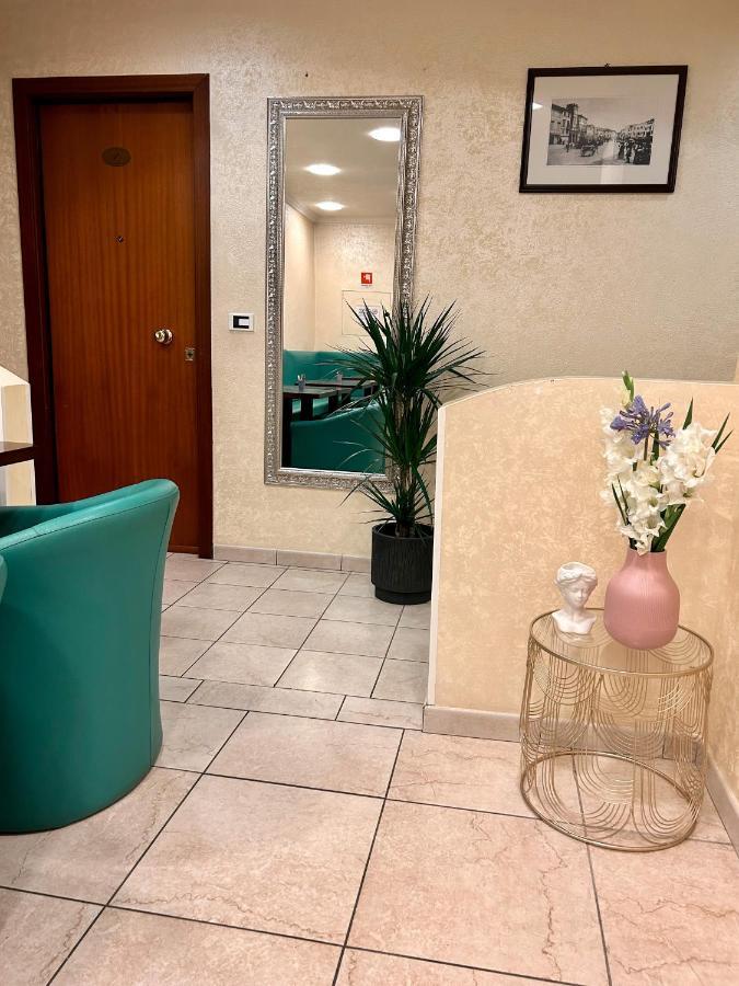 Hotel Liana Rimini Dış mekan fotoğraf